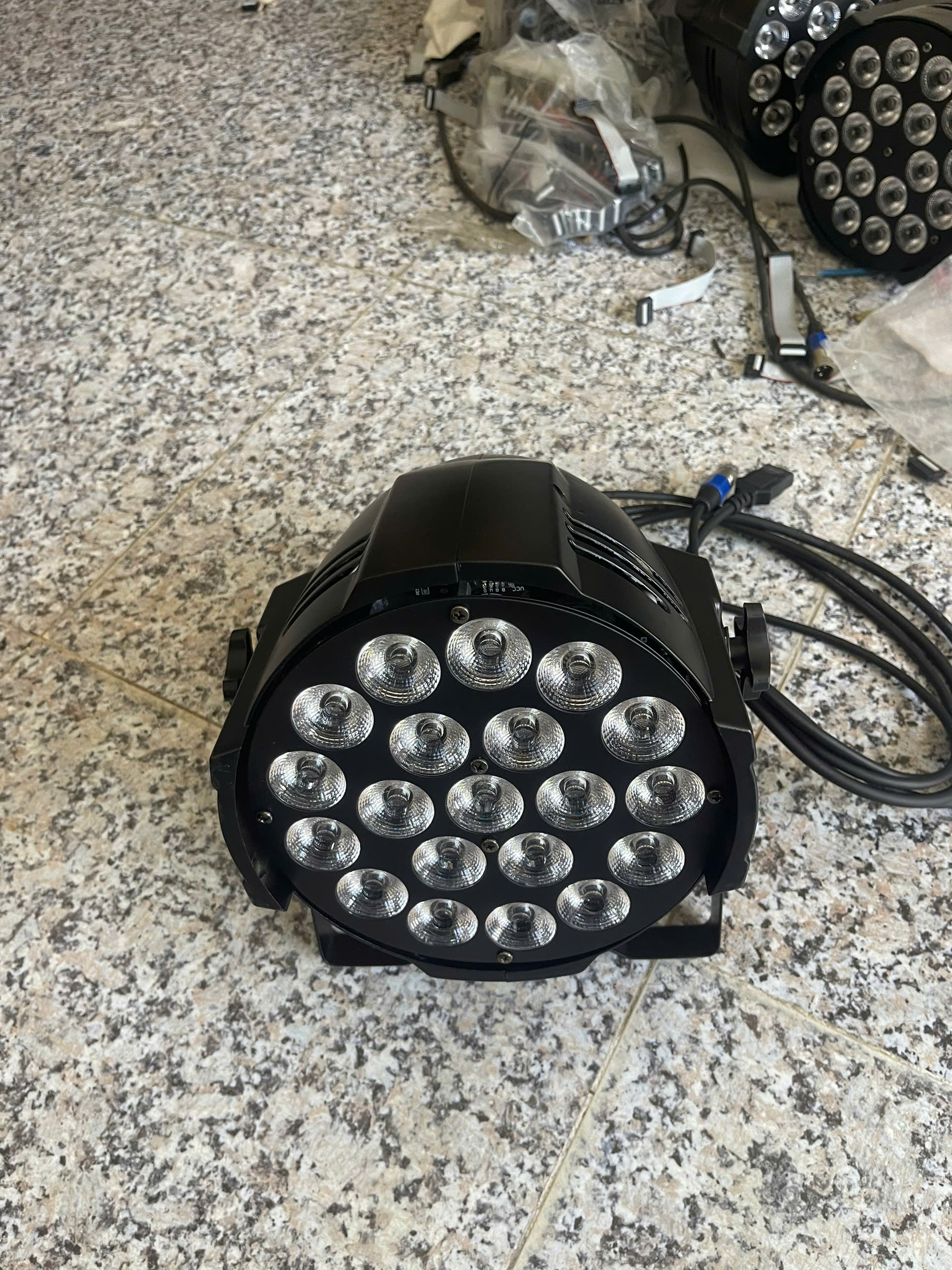Đèn Par Led 20*15W - Hình ảnh 3