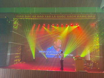 THI CÔ LẮP ĐẶT ĐÈN SÂN KHẤU CQ TẠI TRƯỜNG ĐẠI HỌC SƯ PHẠM – ĐÀ NẴNG